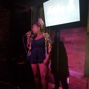 Meet your Posher, Nicole